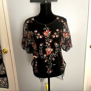 DALIA Women's Black Sheer Embroidered Floral Short Sleeve Top - Size L
